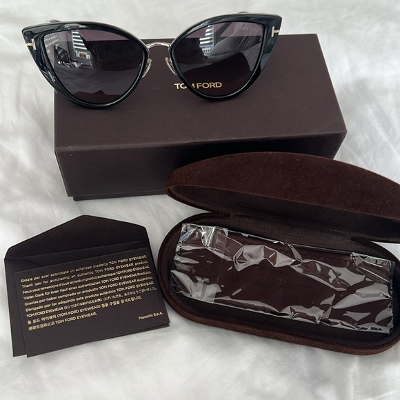 Sunglasses - Picture 4 of 6